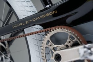 Moderner Riemenantrieb am E-Bike Sreial 1 von Harley Davidson