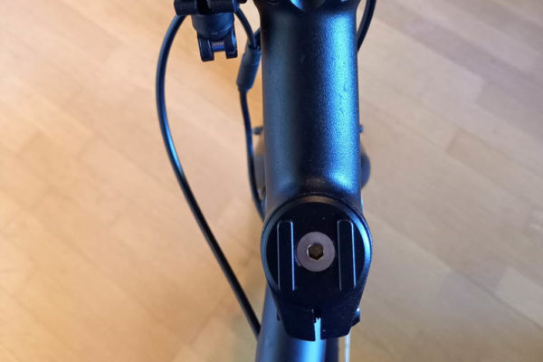 Smartphone-Halterung Micro Stem von SP Connect am E-Bike montiert